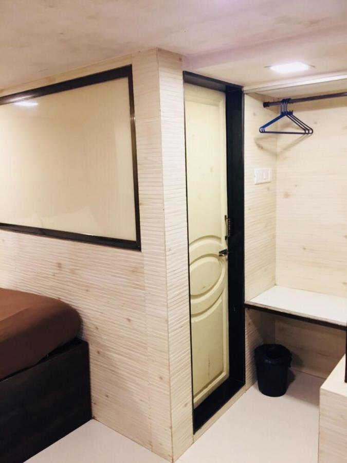 Hotel Qamar Mumbai Bagian luar foto
