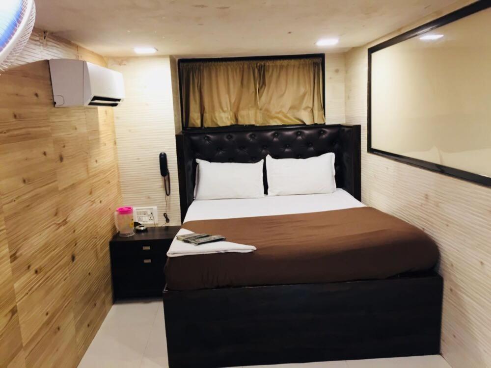 Hotel Qamar Mumbai Bagian luar foto