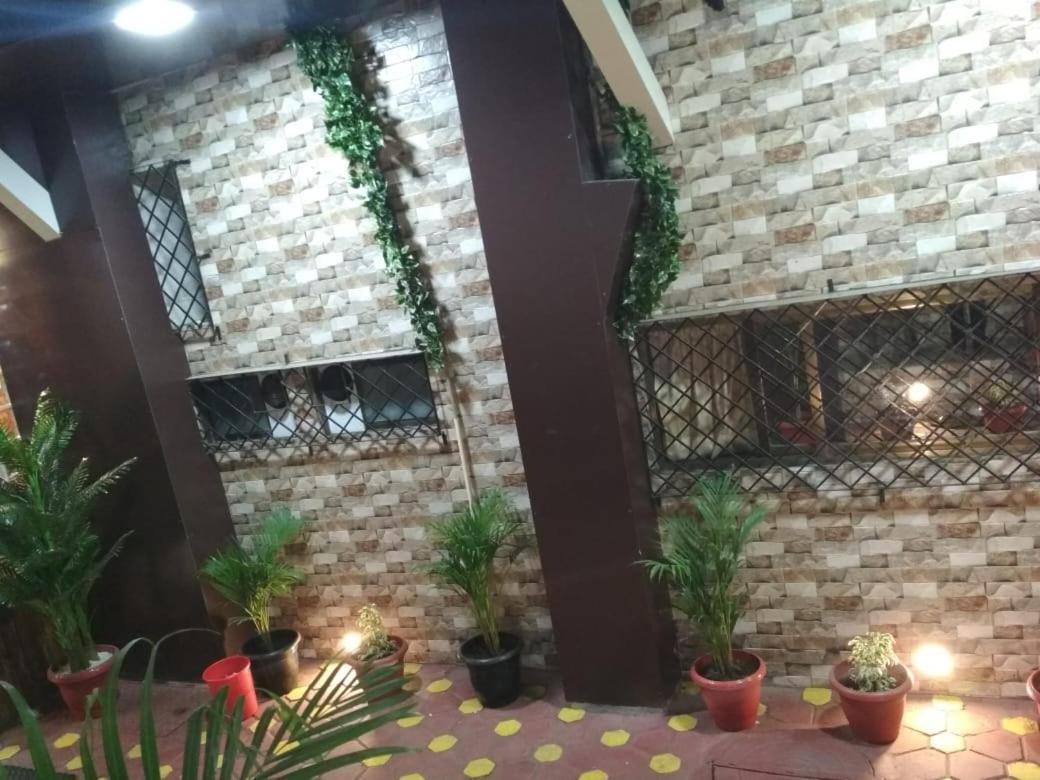Hotel Qamar Mumbai Bagian luar foto