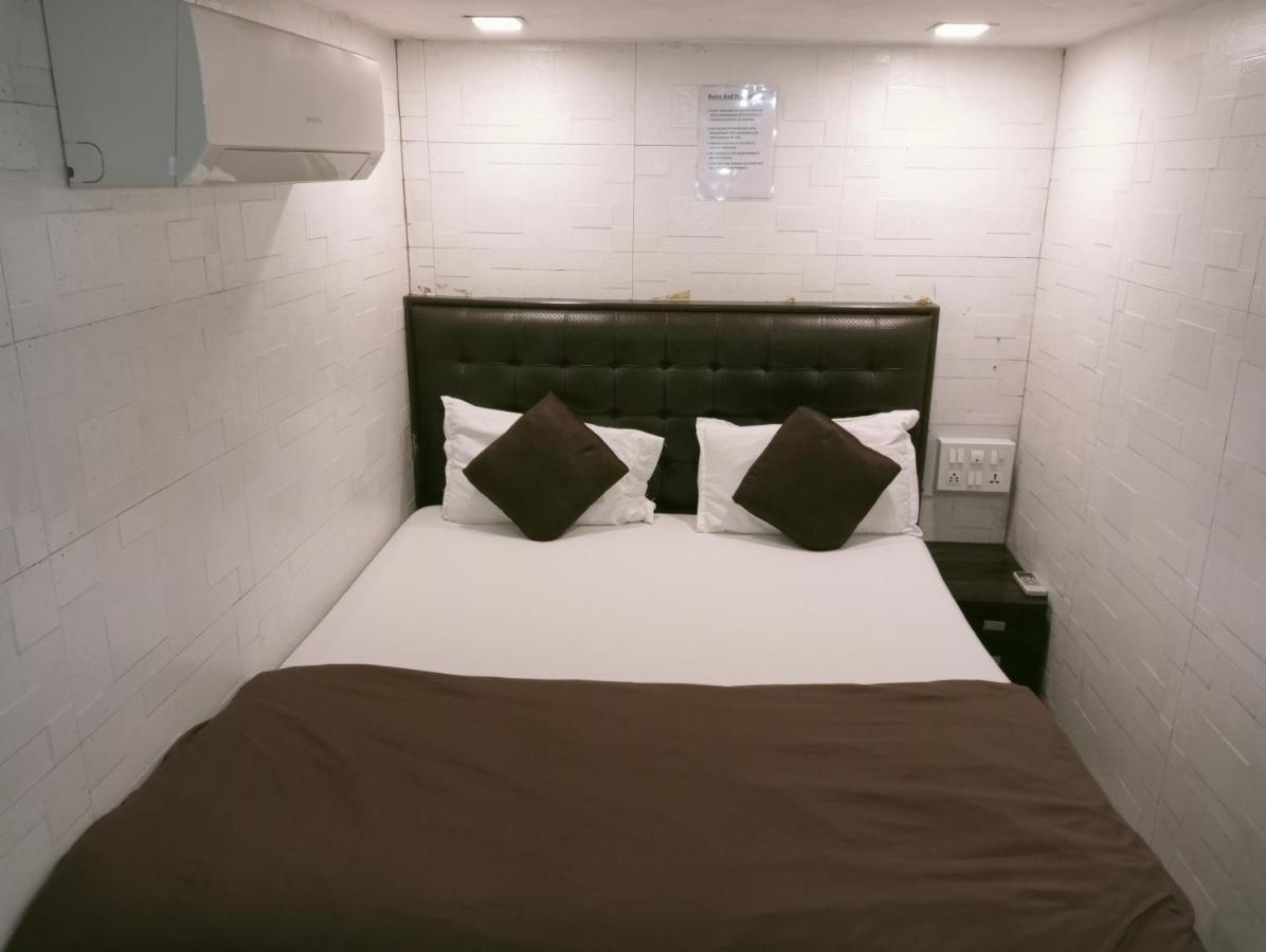 Hotel Qamar Mumbai Bagian luar foto