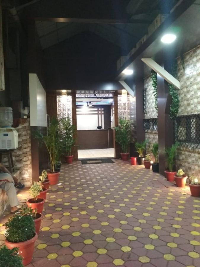 Hotel Qamar Mumbai Bagian luar foto