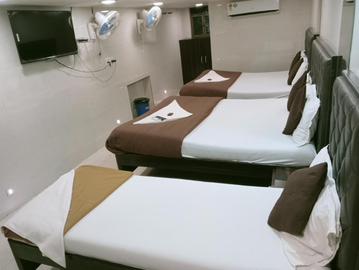 Hotel Qamar Mumbai Bagian luar foto