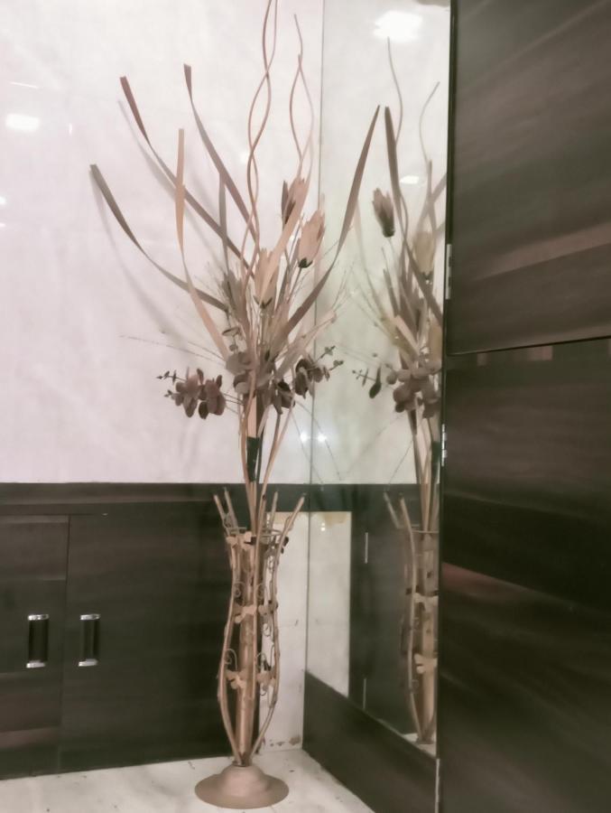 Hotel Qamar Mumbai Bagian luar foto