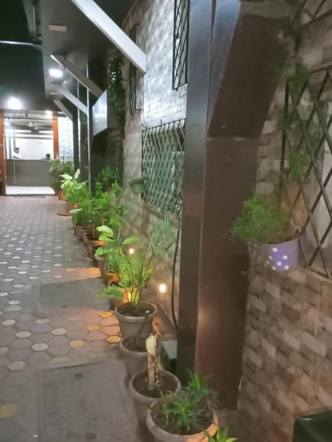 Hotel Qamar Mumbai Bagian luar foto