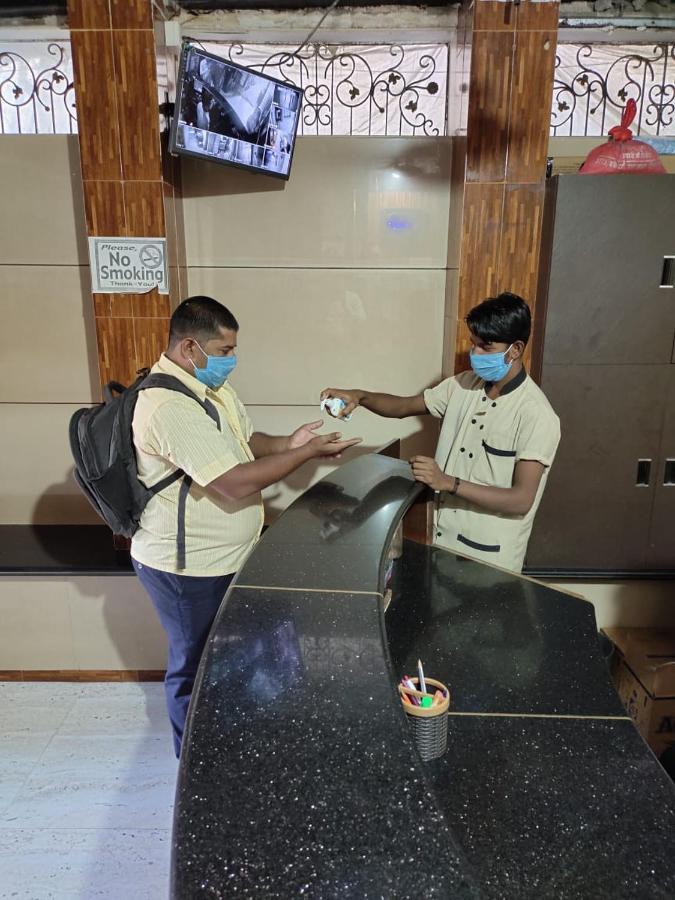 Hotel Qamar Mumbai Bagian luar foto